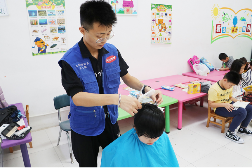 北京韩美妈咪爱志愿团走进京彩打工子弟学校，与爱同行
